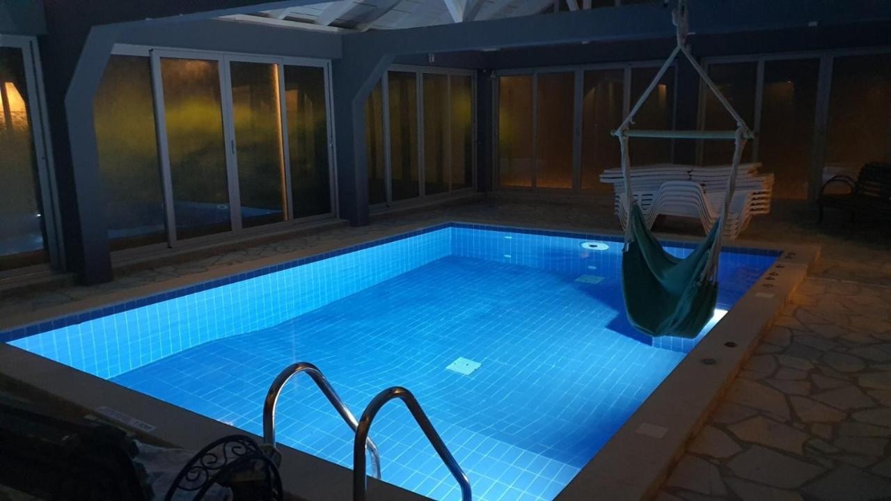 Holiday Home Bogumila Risan Ngoại thất bức ảnh