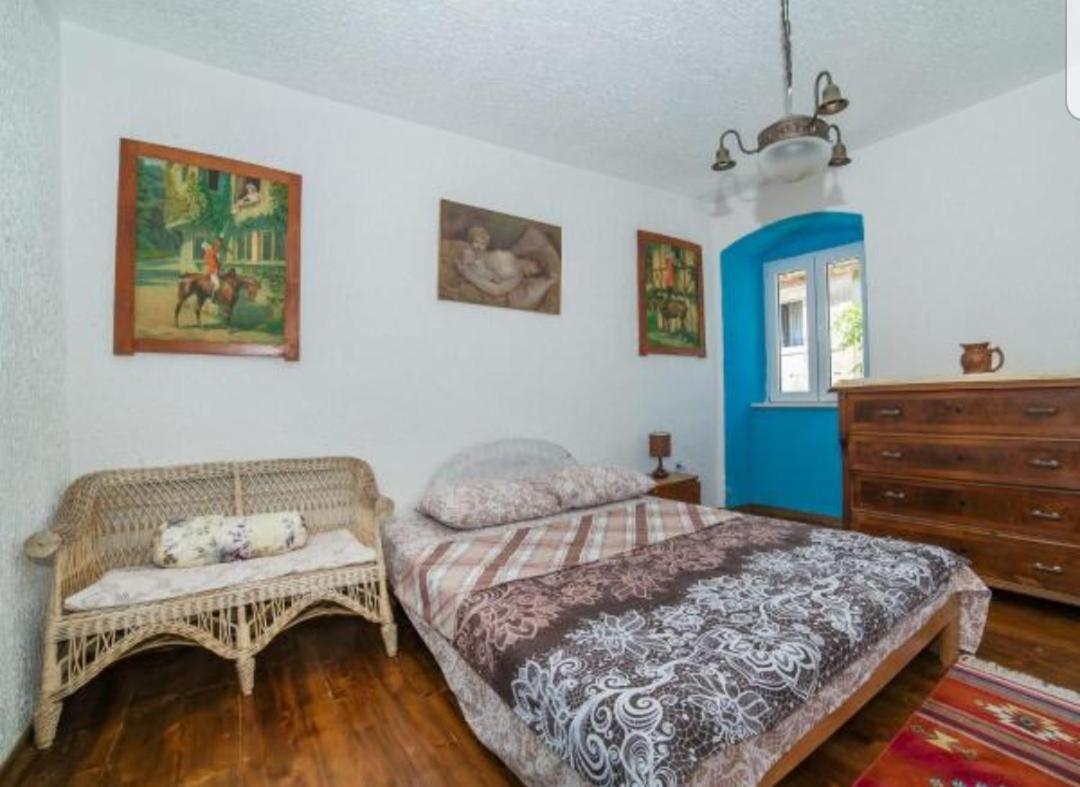 Holiday Home Bogumila Risan Ngoại thất bức ảnh